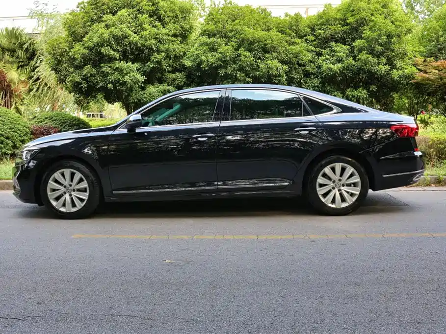 Volkswagen Passat — фото 4