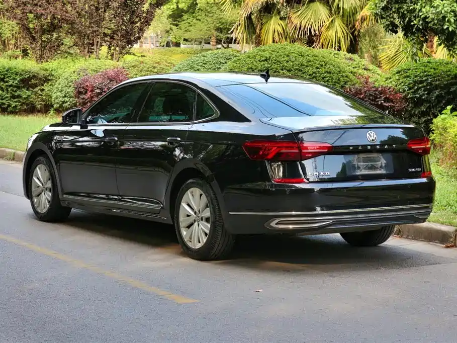 Volkswagen Passat — фото 5