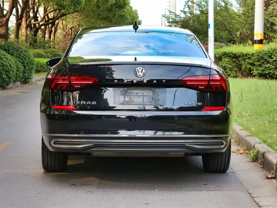 Volkswagen Passat — фото 6