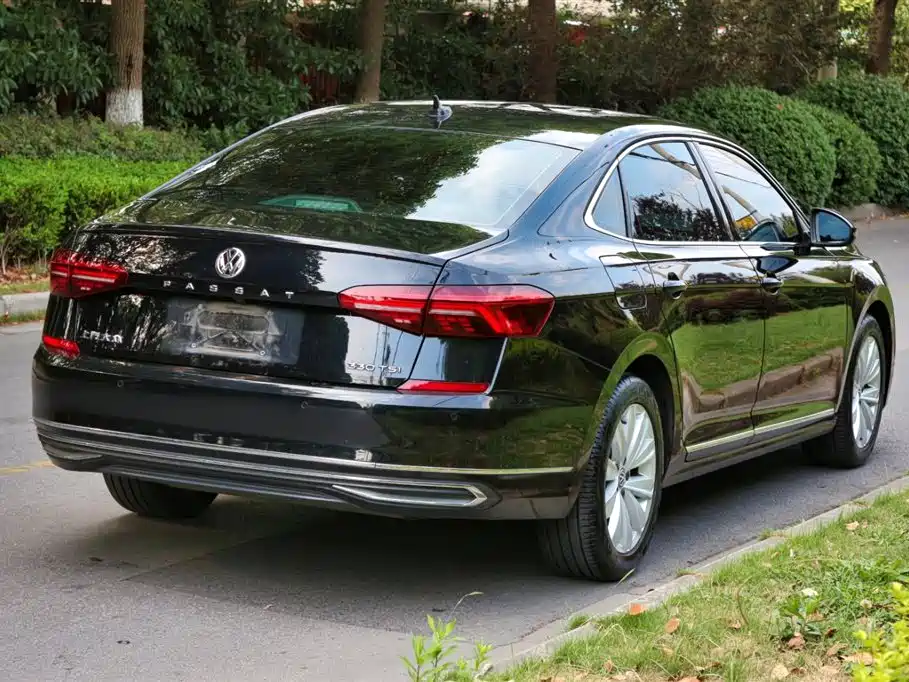 Volkswagen Passat — фото 7