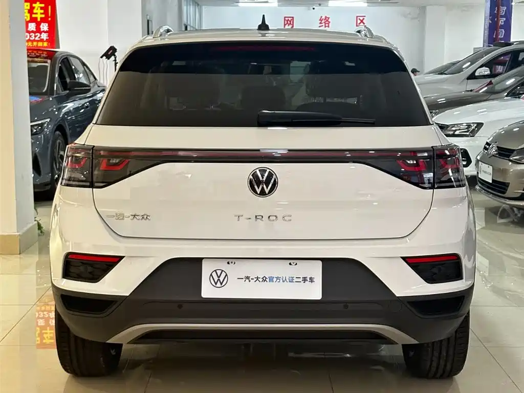 Volkswagen T-Roc — фото 17