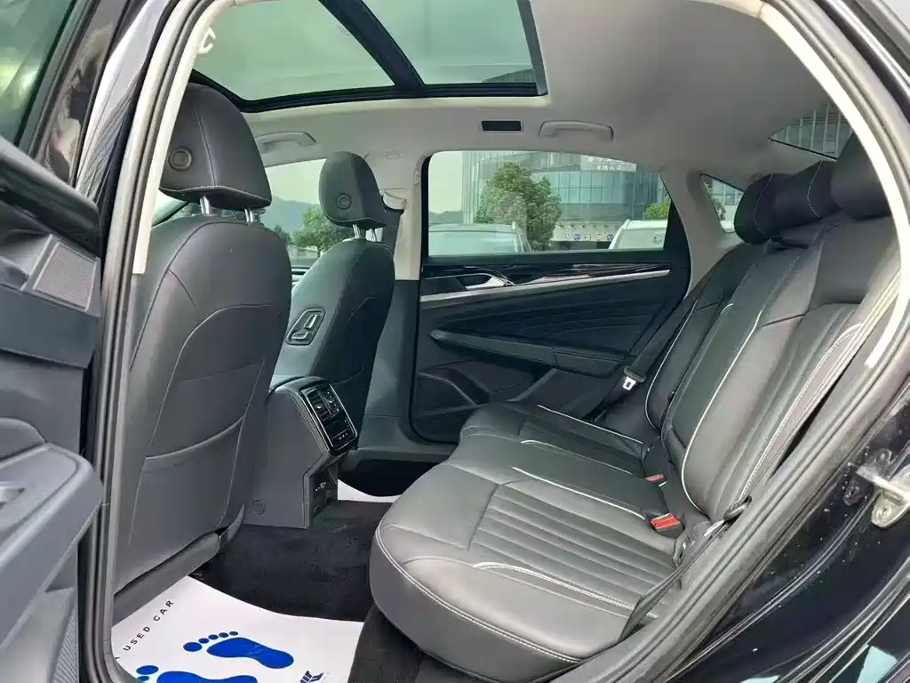 Volkswagen Passat — фото 8