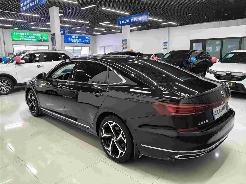 Volkswagen Passat — фото 6