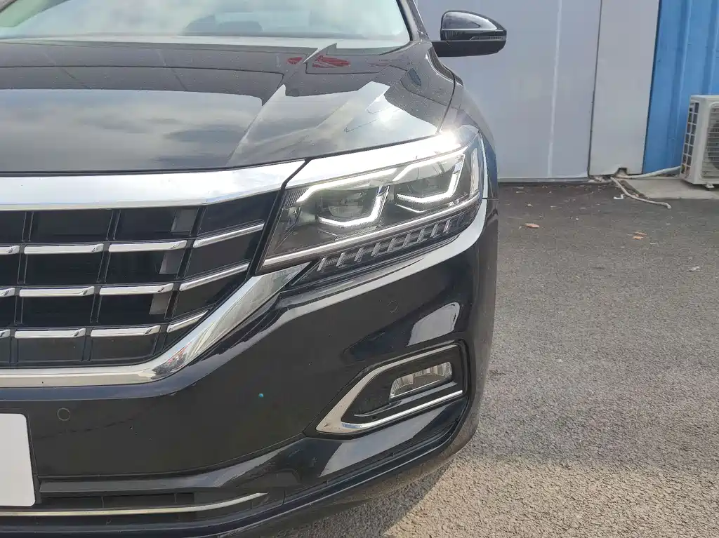 Volkswagen Passat — фото 3