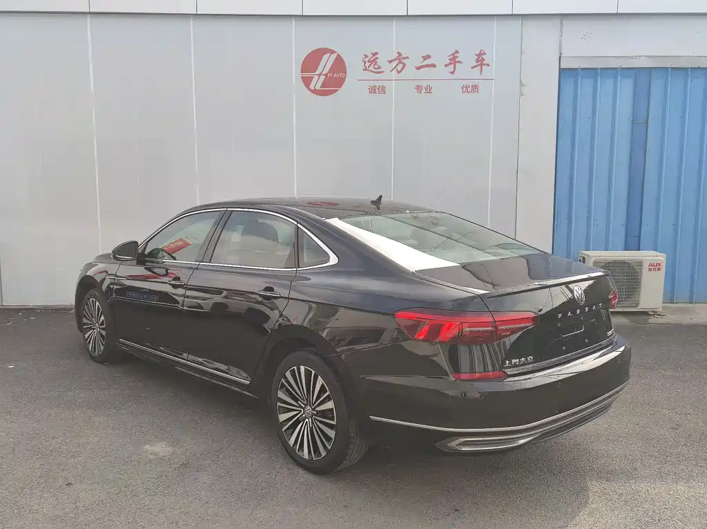 Volkswagen Passat — фото 8