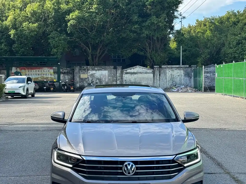 Volkswagen Sagitar