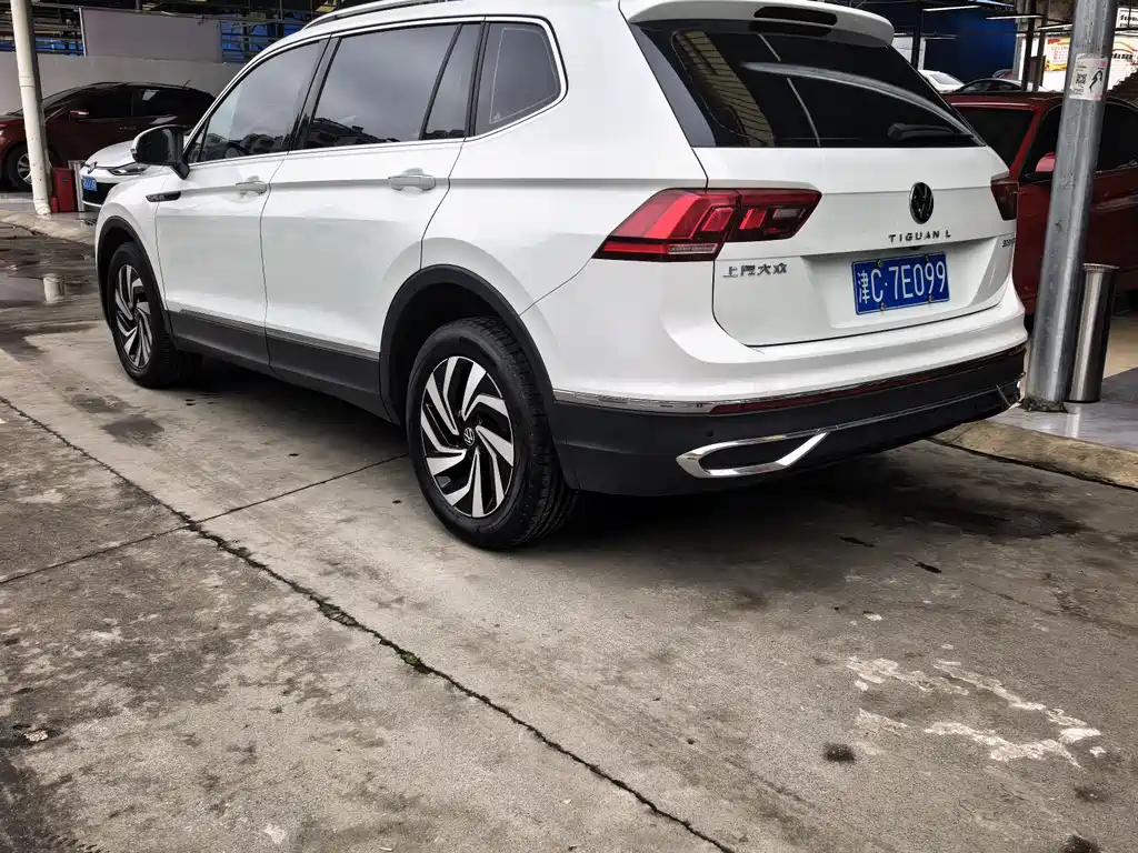 Volkswagen Tiguan L — фото 4