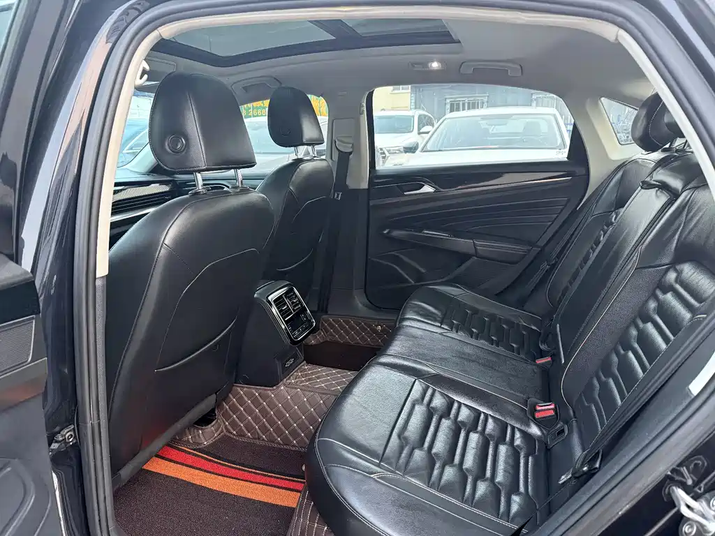 Volkswagen Passat — фото 5