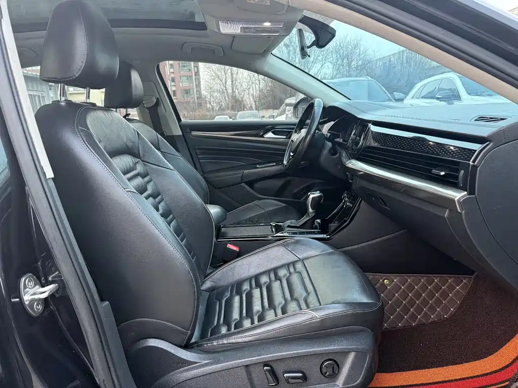 Volkswagen Passat — фото 8
