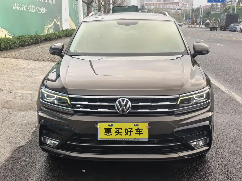 Volkswagen Tiguan L — фото 2