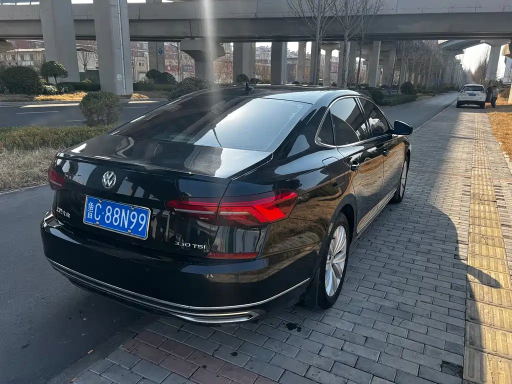 Volkswagen Passat — фото 9
