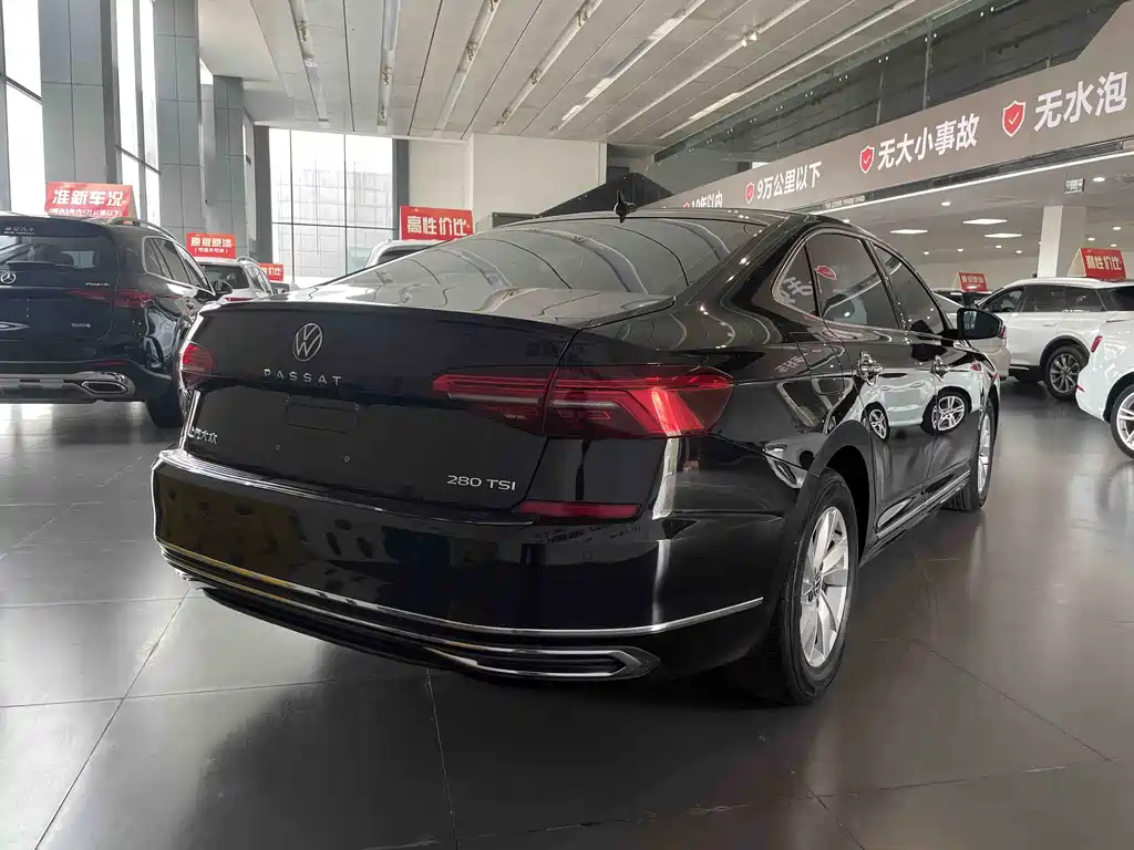 Volkswagen Passat — фото 15