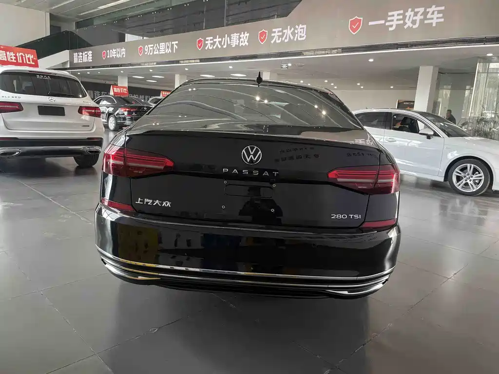 Volkswagen Passat — фото 21