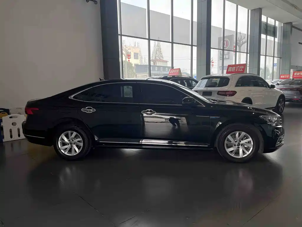 Volkswagen Passat — фото 4