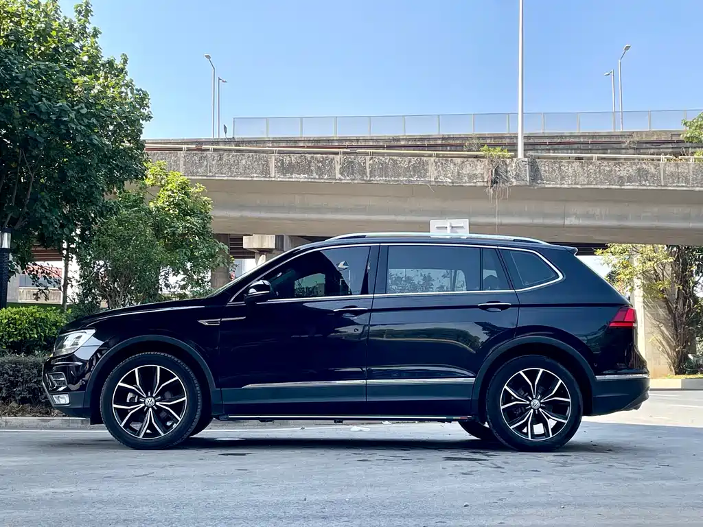 Volkswagen Tiguan L — фото 3