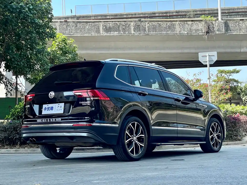Volkswagen Tiguan L — фото 7
