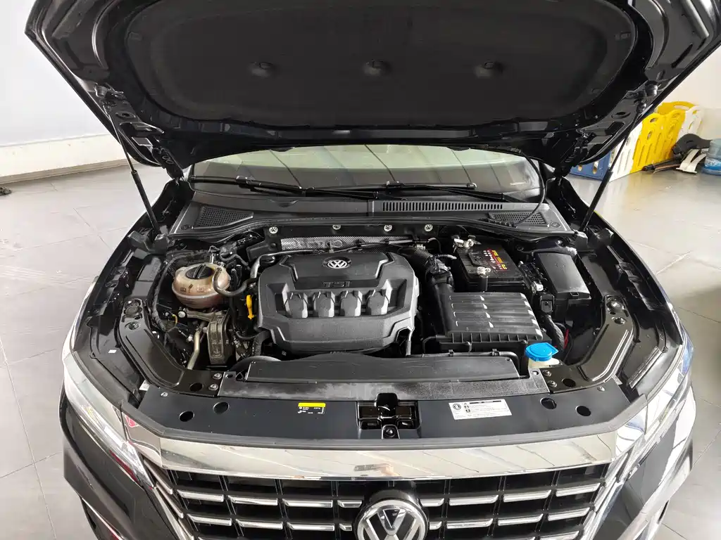 Volkswagen Passat — фото 17