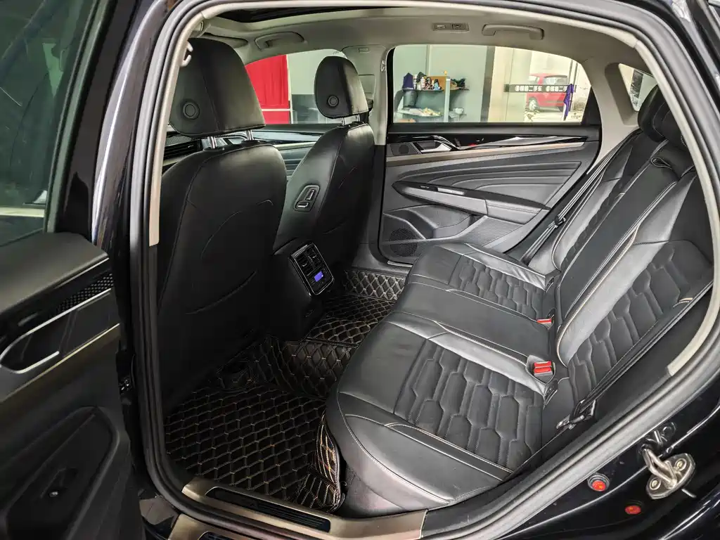 Volkswagen Passat — фото 3