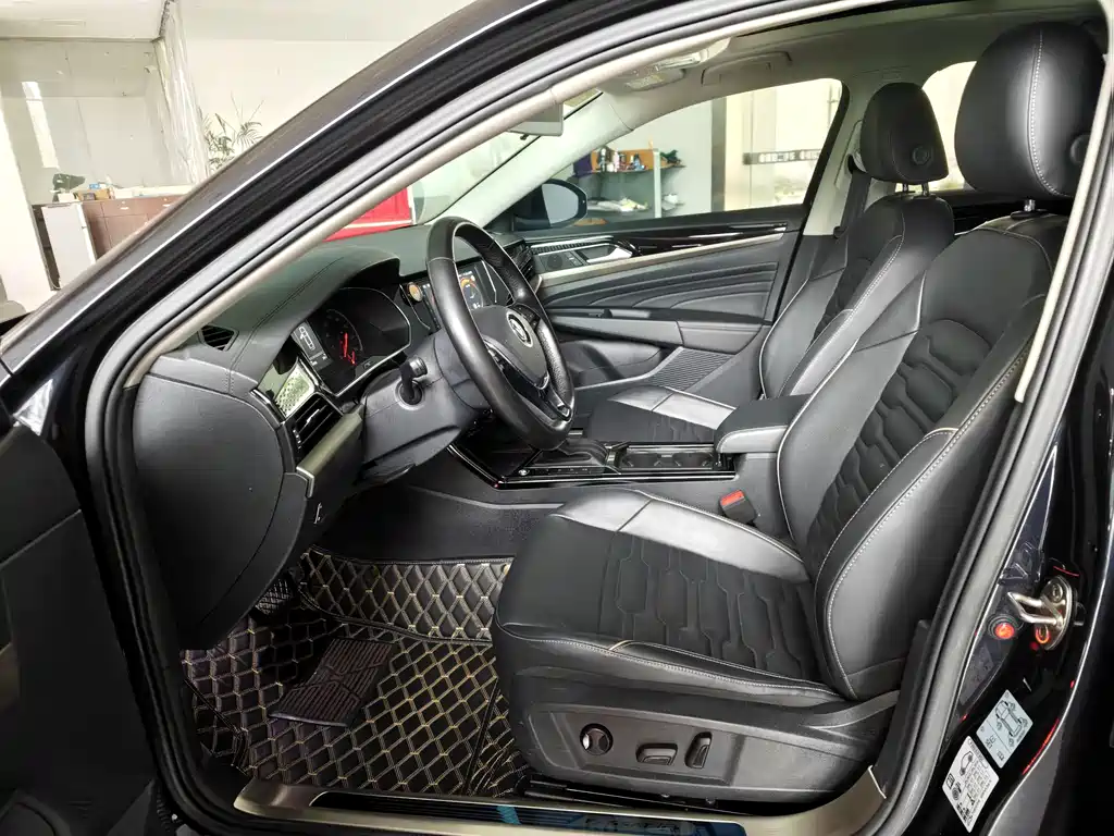 Volkswagen Passat — фото 10