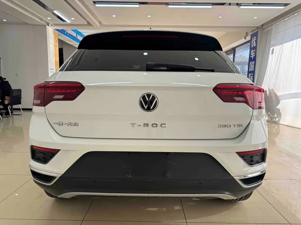 Volkswagen T-Roc — фото 5