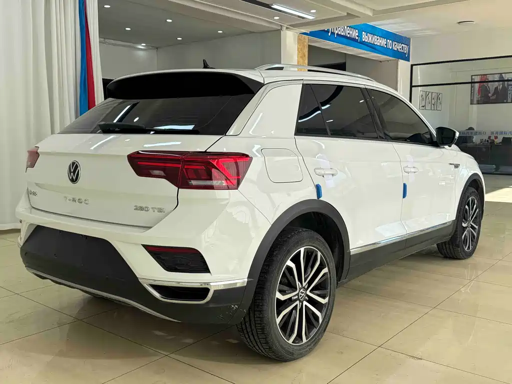 Volkswagen T-Roc — фото 6