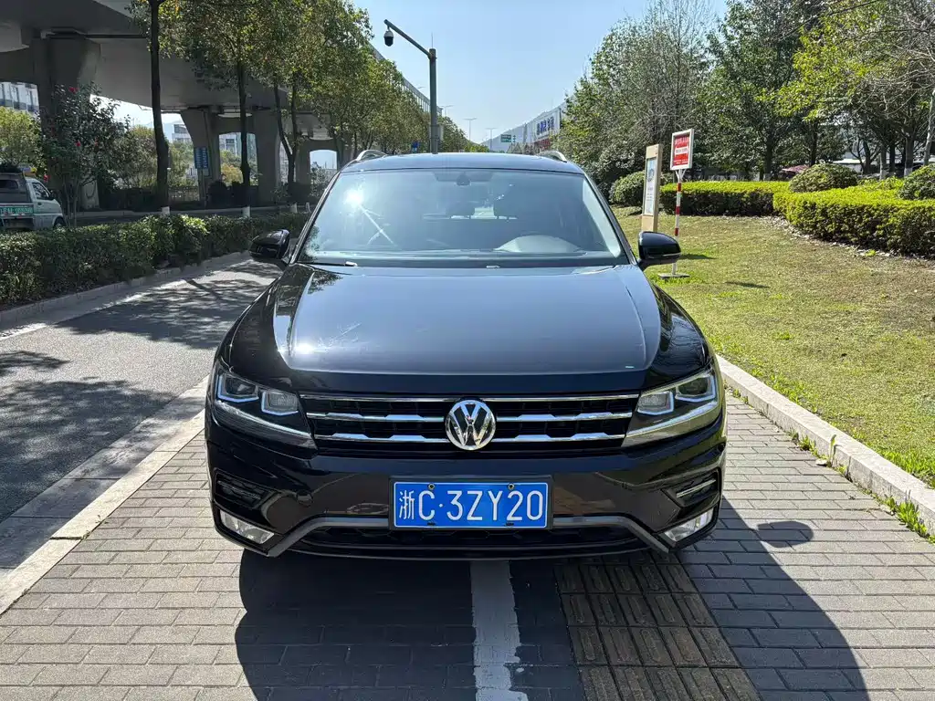 Volkswagen Tiguan L — фото 3