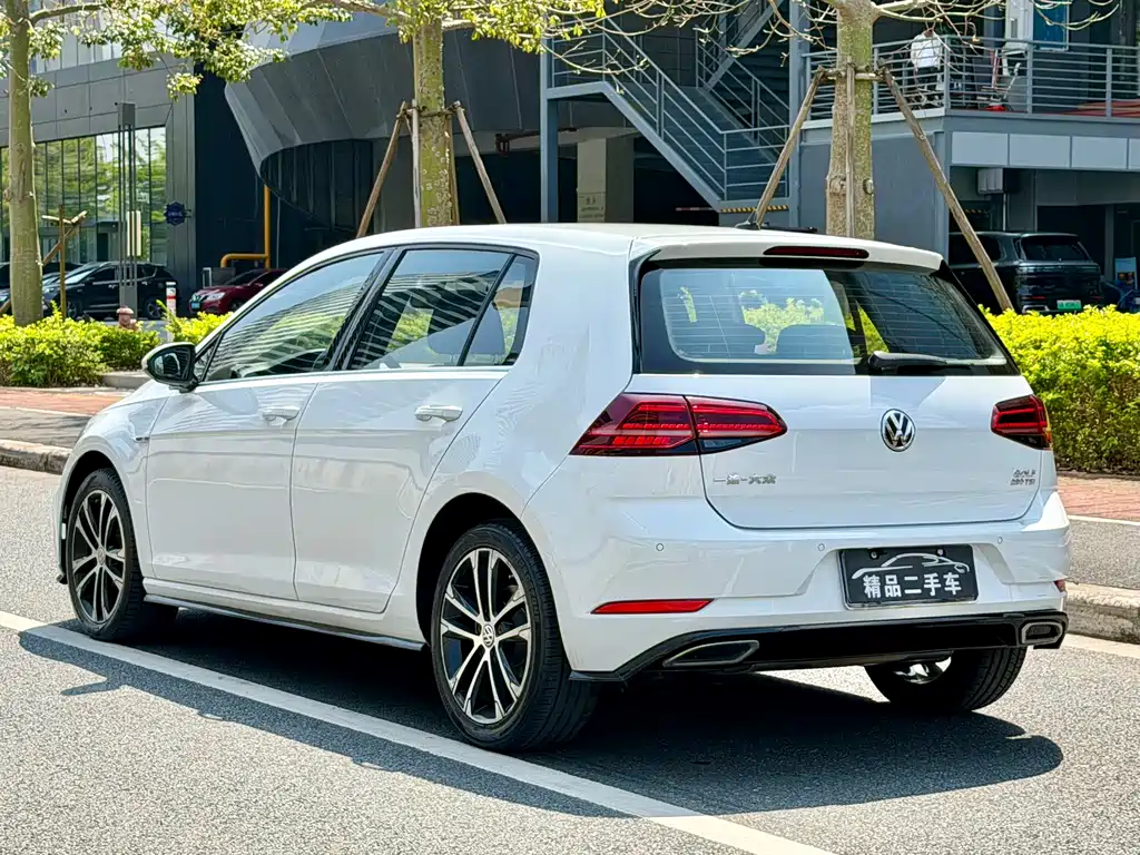 Volkswagen Golf — фото 5