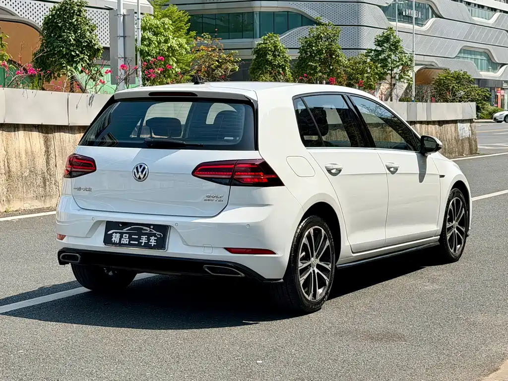 Volkswagen Golf — фото 6