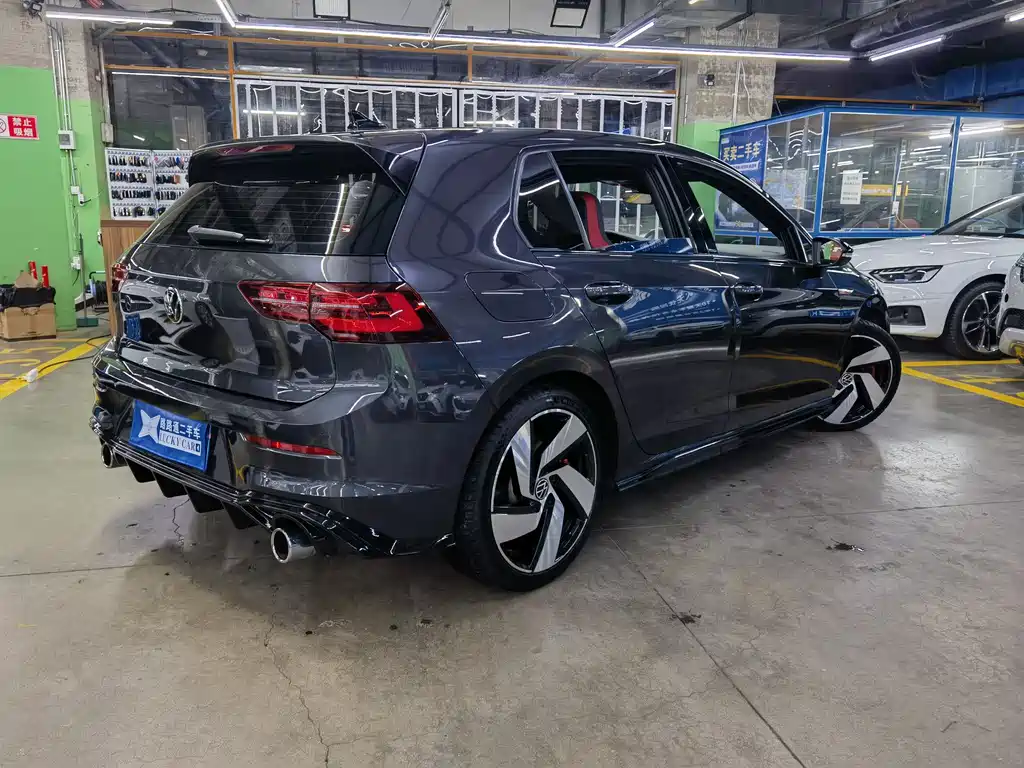 Volkswagen Golf GTI — фото 4