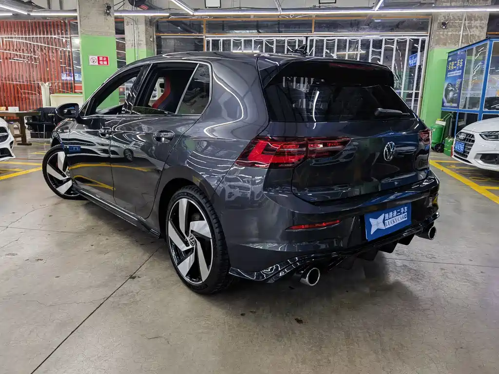 Volkswagen Golf GTI — фото 6