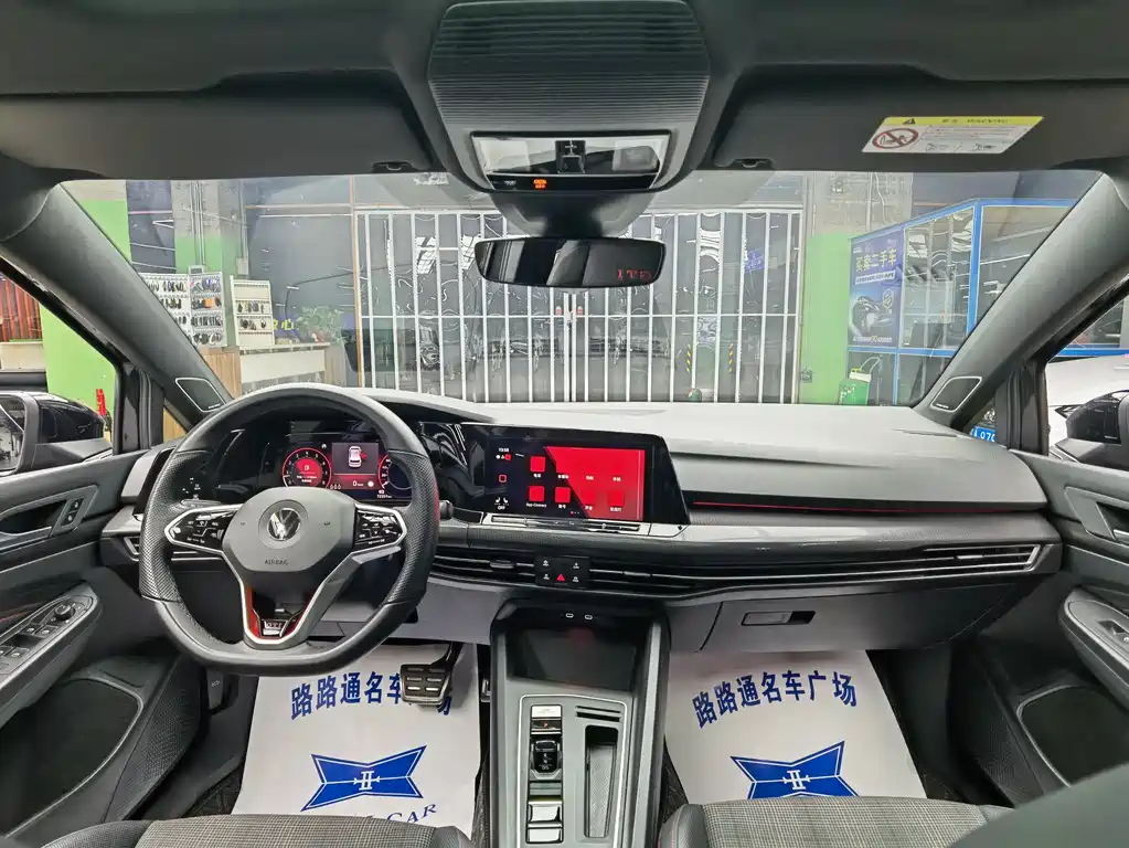 Volkswagen Golf GTI — фото 7