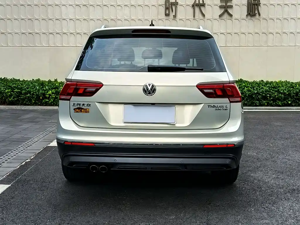 Volkswagen Tiguan L — фото 3