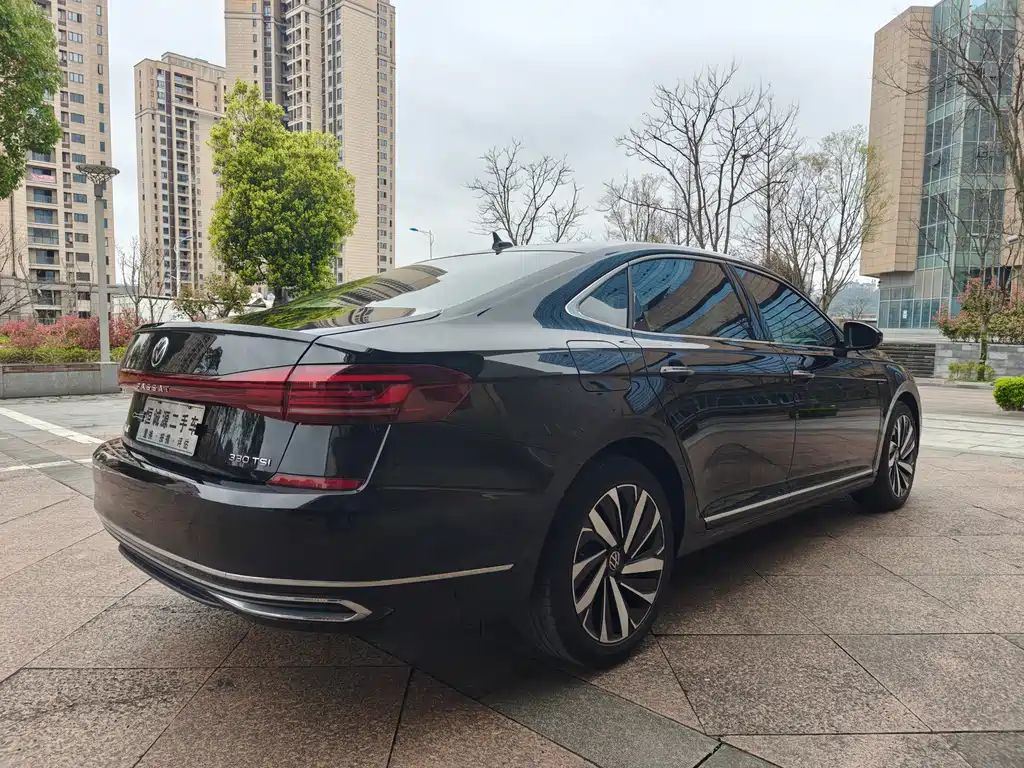 Volkswagen Passat — фото 8