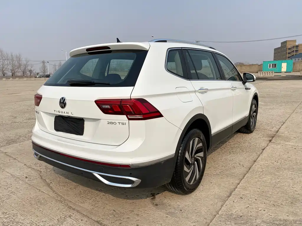 Volkswagen Tiguan L — фото 4