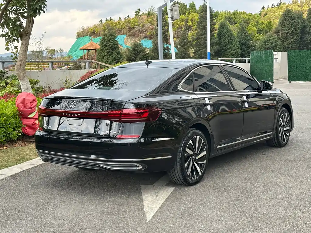 Volkswagen Passat — фото 6