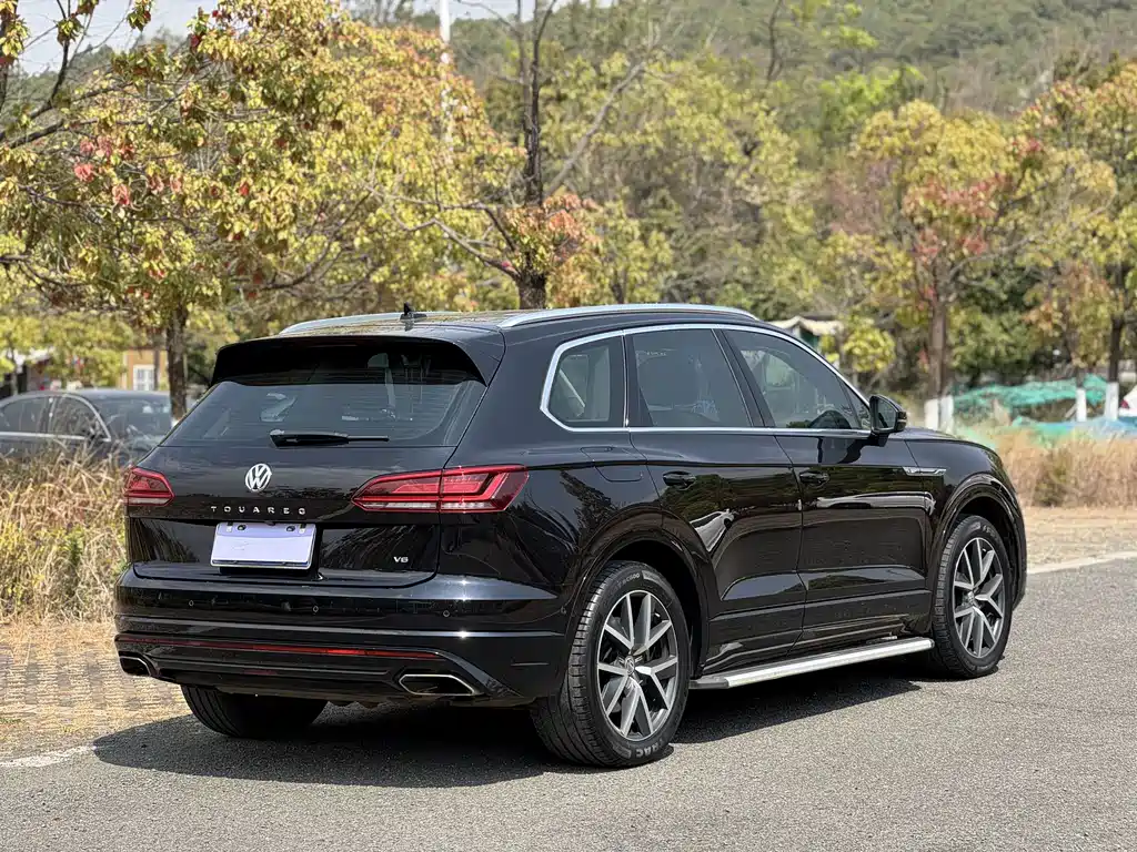 Volkswagen Touareg — фото 5