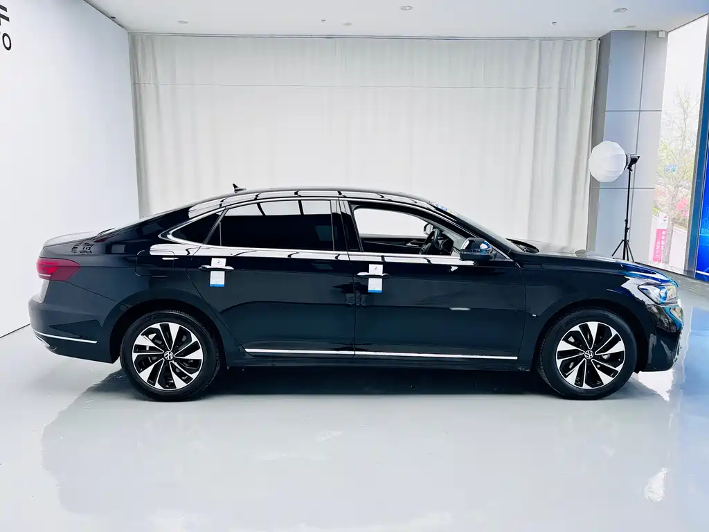 Volkswagen Passat — фото 5