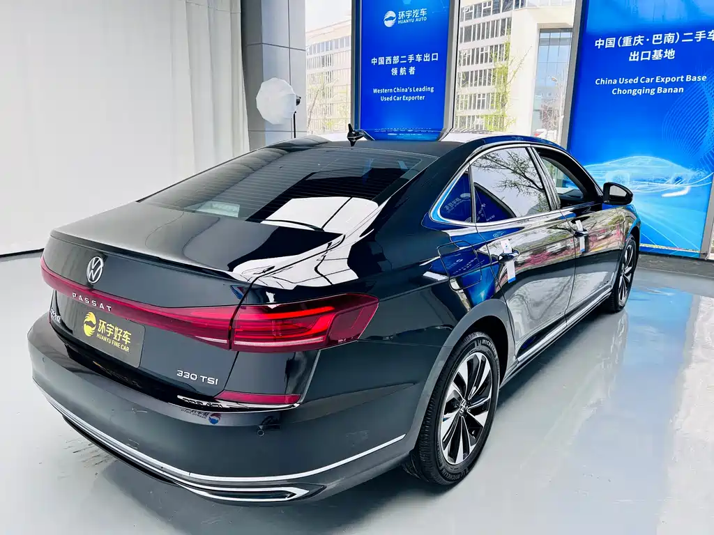 Volkswagen Passat — фото 8