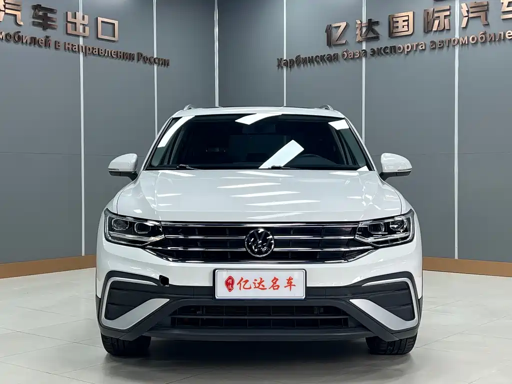 Volkswagen Tiguan L — фото 3