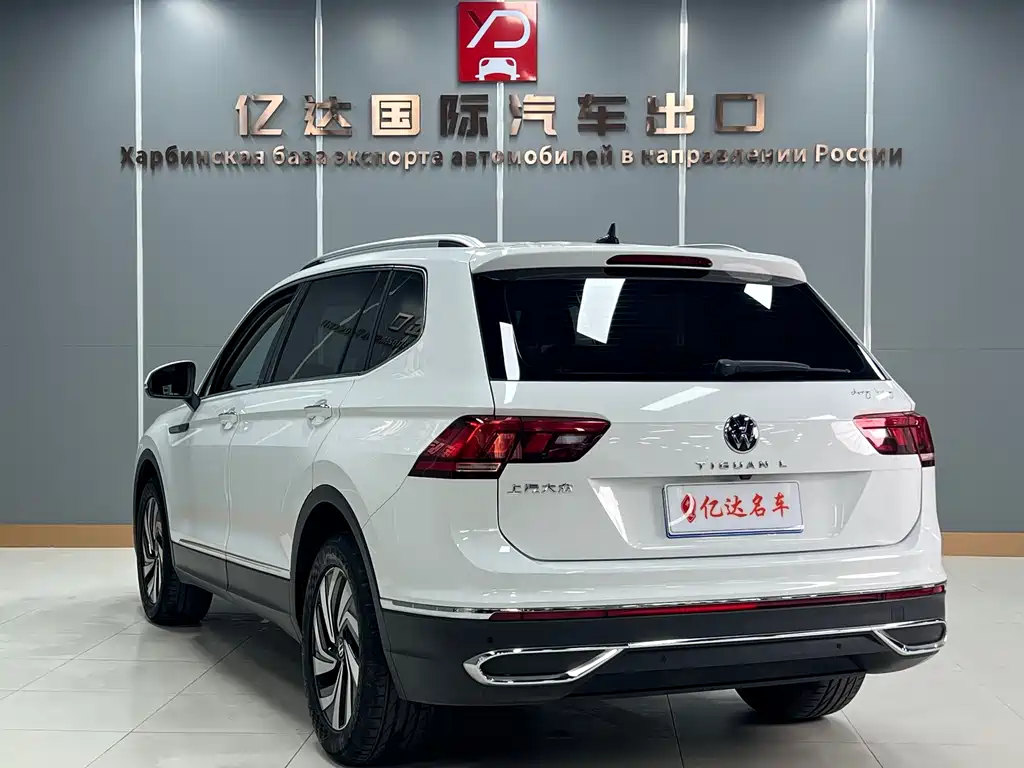 Volkswagen Tiguan L — фото 6