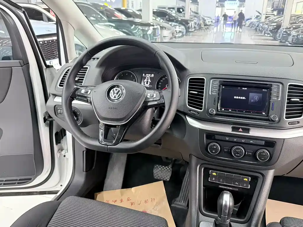 Volkswagen Sharan — фото 5
