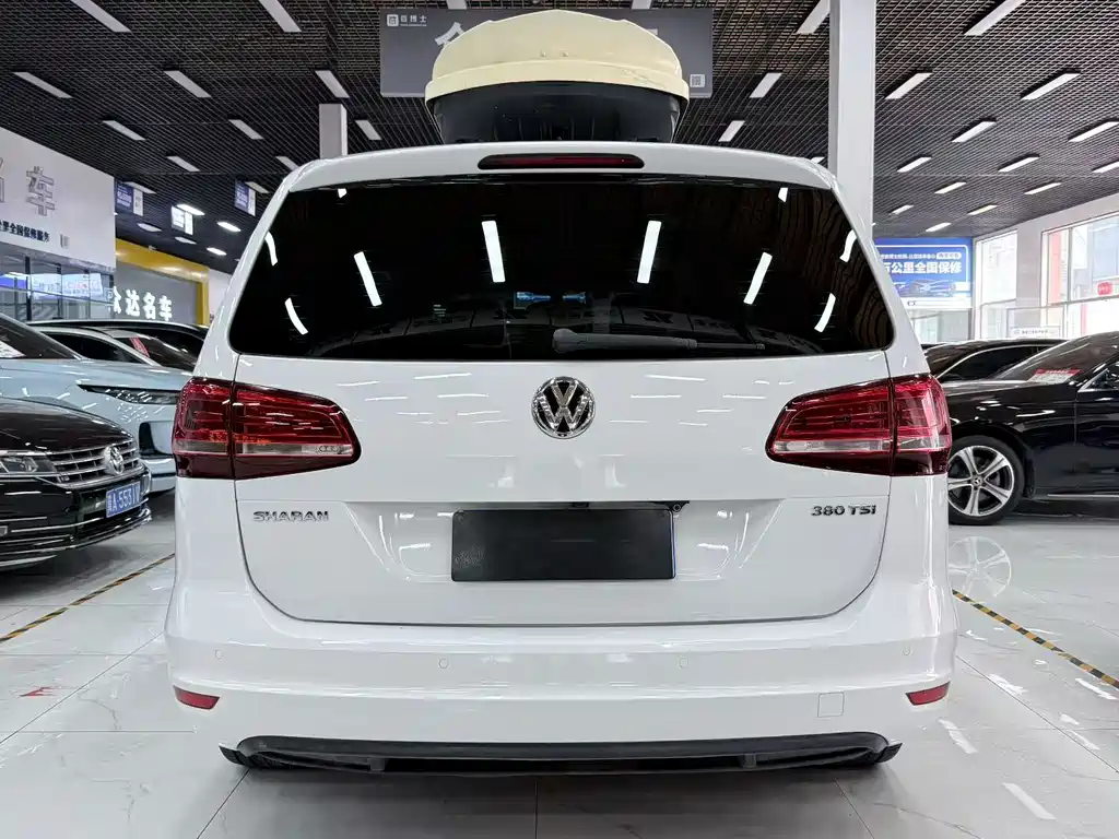 Volkswagen Sharan — фото 8