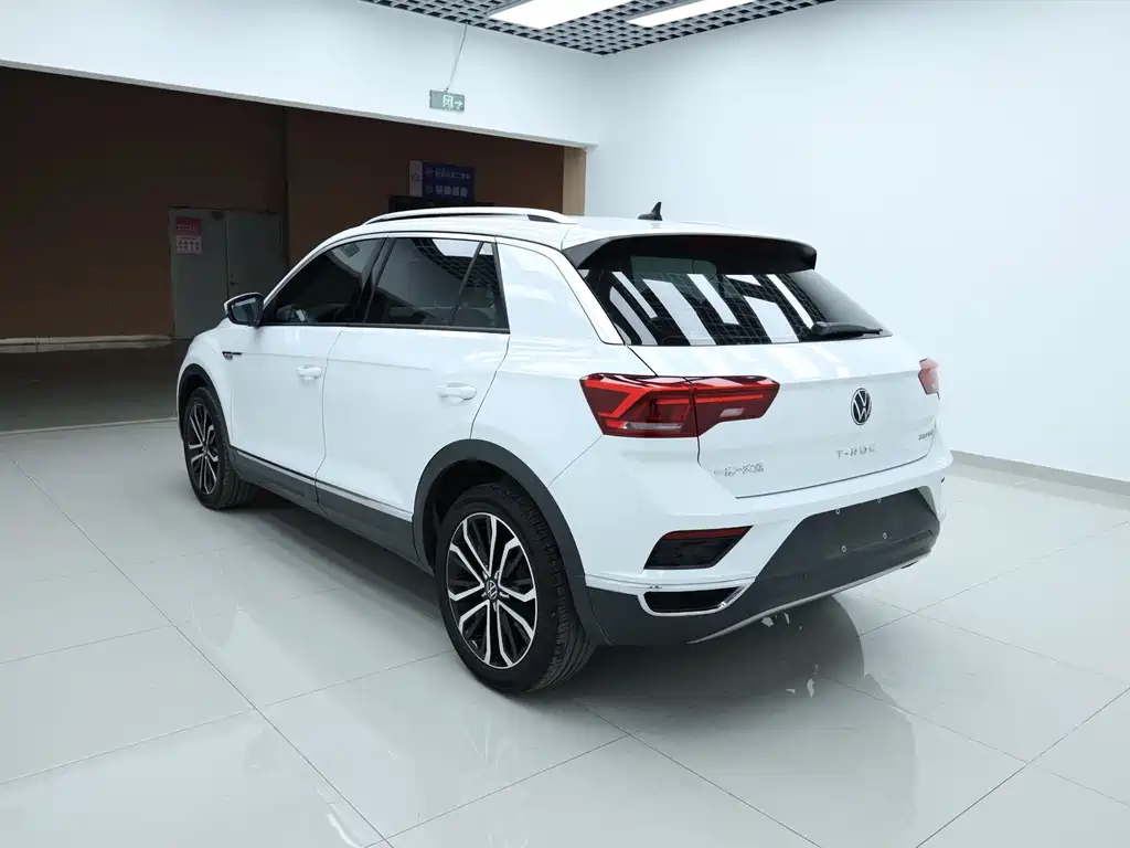Volkswagen T-Roc — фото 3