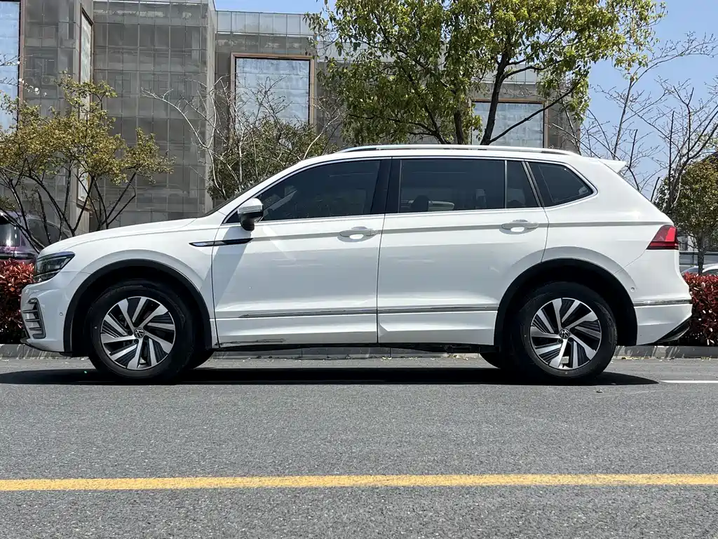 Volkswagen Tiguan L New Energy — фото 7