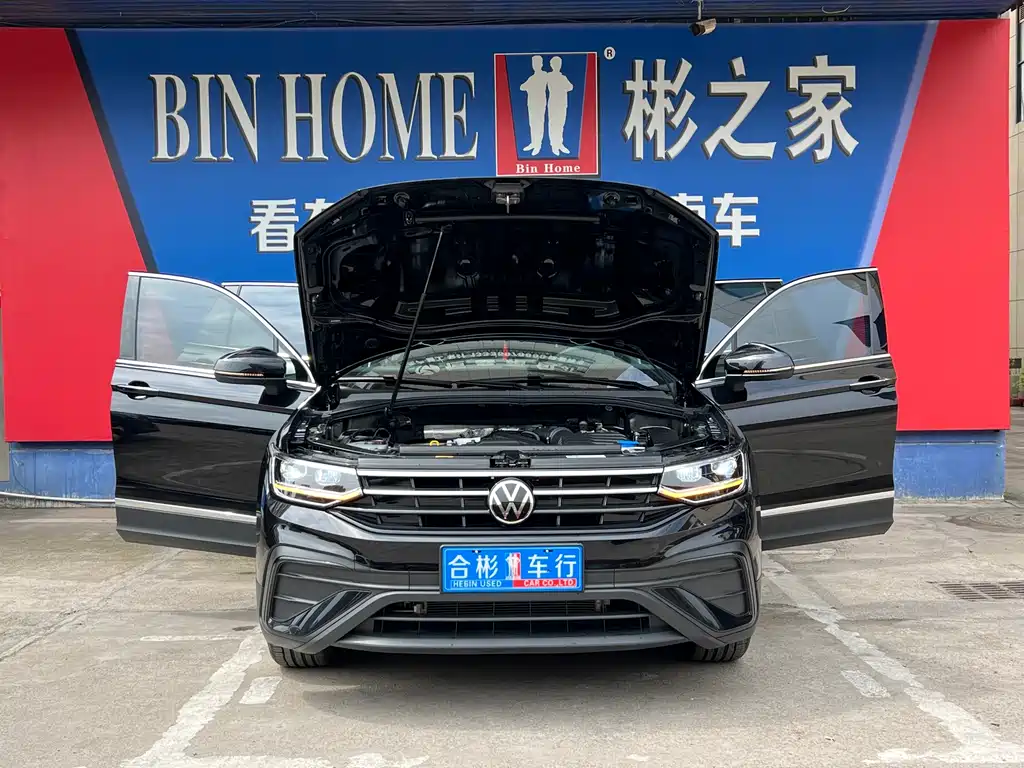 Volkswagen Tiguan L — фото 6