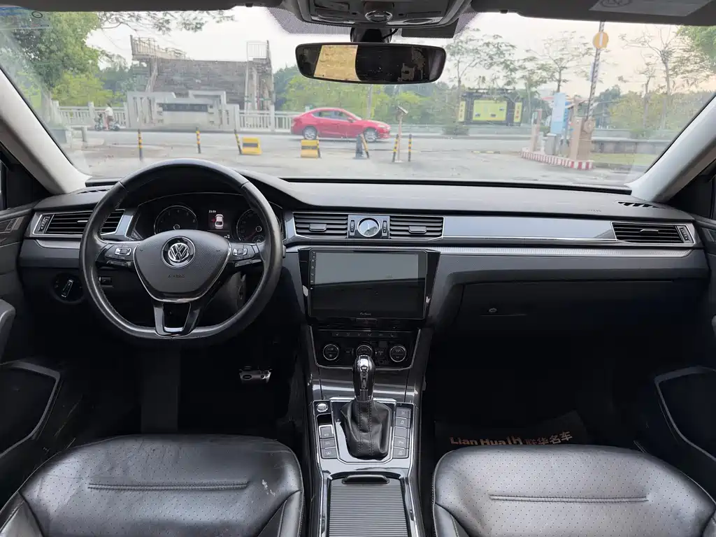 Volkswagen Passat — фото 17
