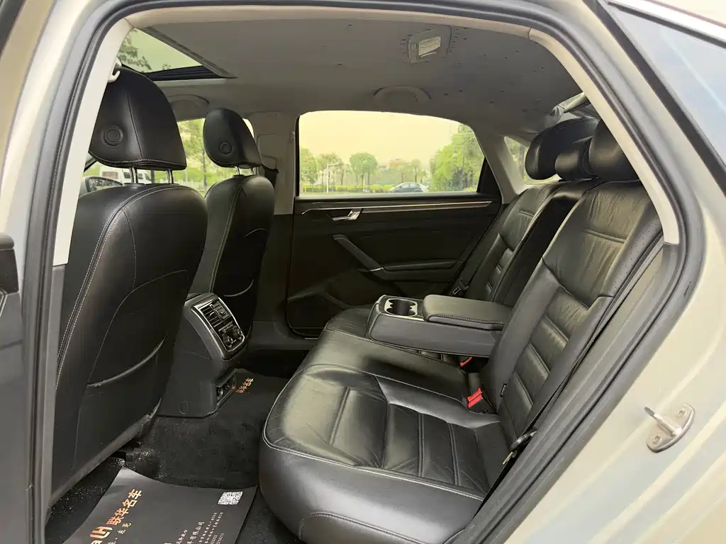 Volkswagen Passat — фото 21