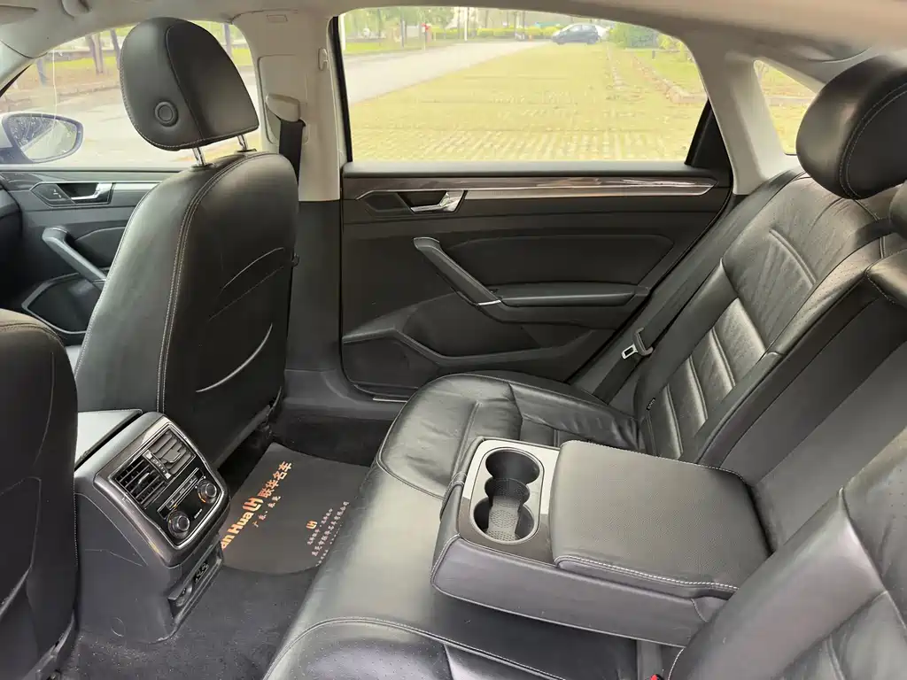 Volkswagen Passat — фото 22