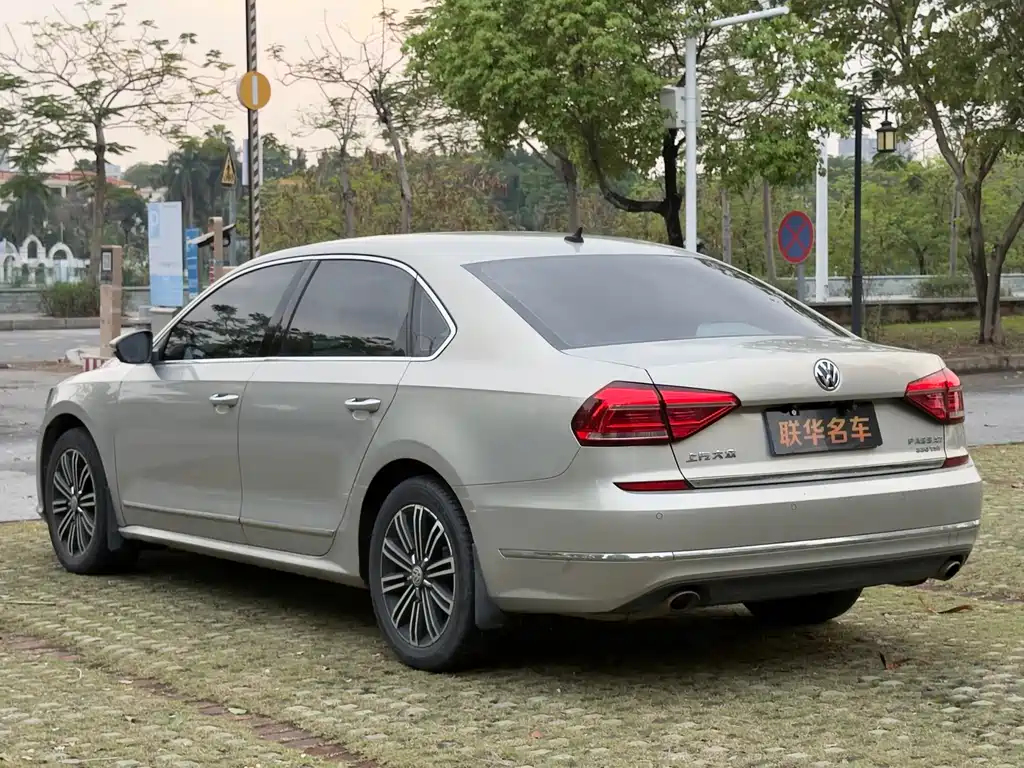 Volkswagen Passat — фото 8