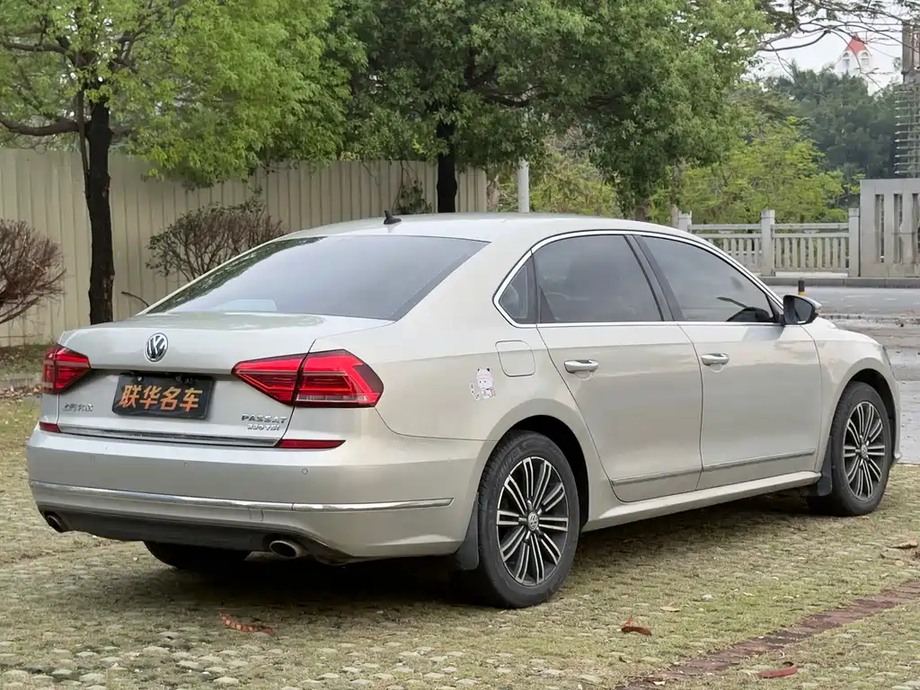 Volkswagen Passat — фото 9